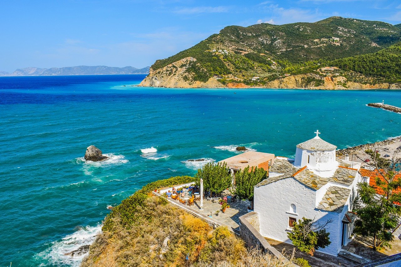 10 Greek islands for relaxing holidays